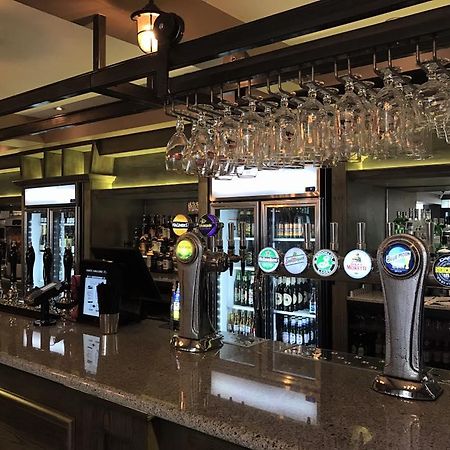 The Crown Hotel Wetherspoon Бигълсуейд Екстериор снимка
