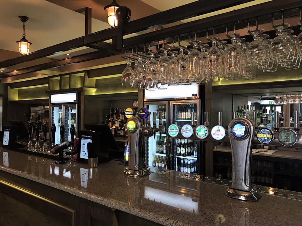 The Crown Hotel Wetherspoon Бигълсуейд Екстериор снимка