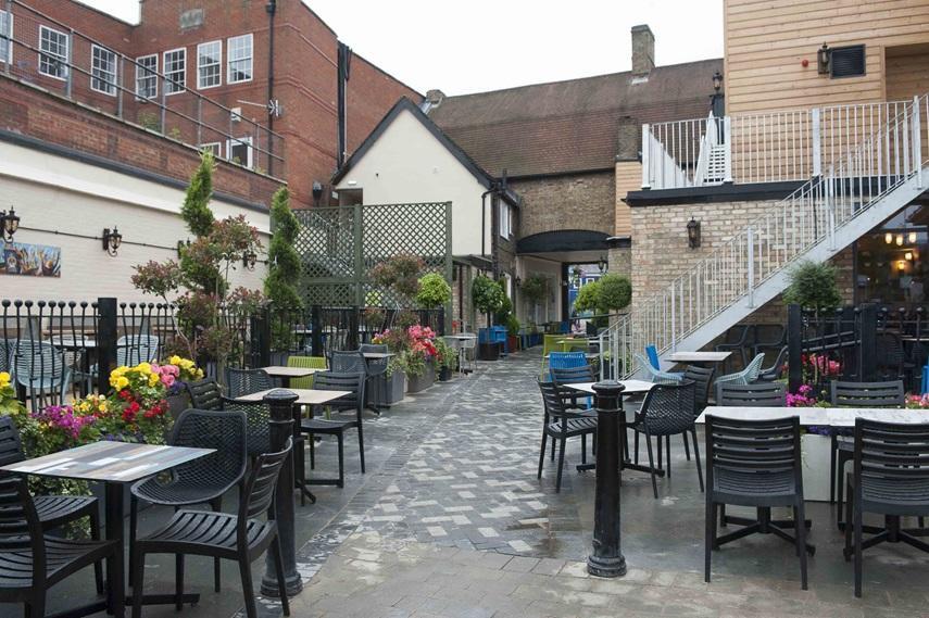 The Crown Hotel Wetherspoon Бигълсуейд Екстериор снимка