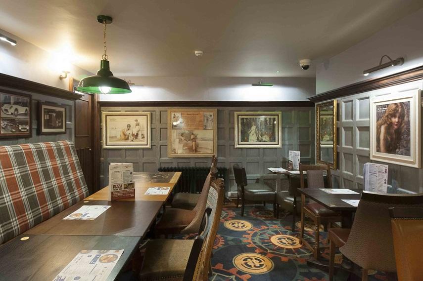 The Crown Hotel Wetherspoon Бигълсуейд Екстериор снимка