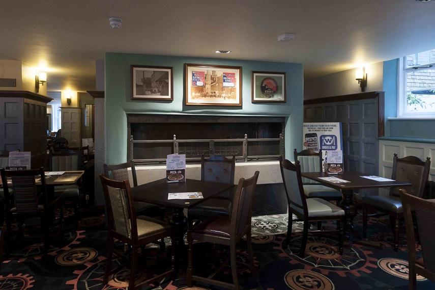 The Crown Hotel Wetherspoon Бигълсуейд Екстериор снимка