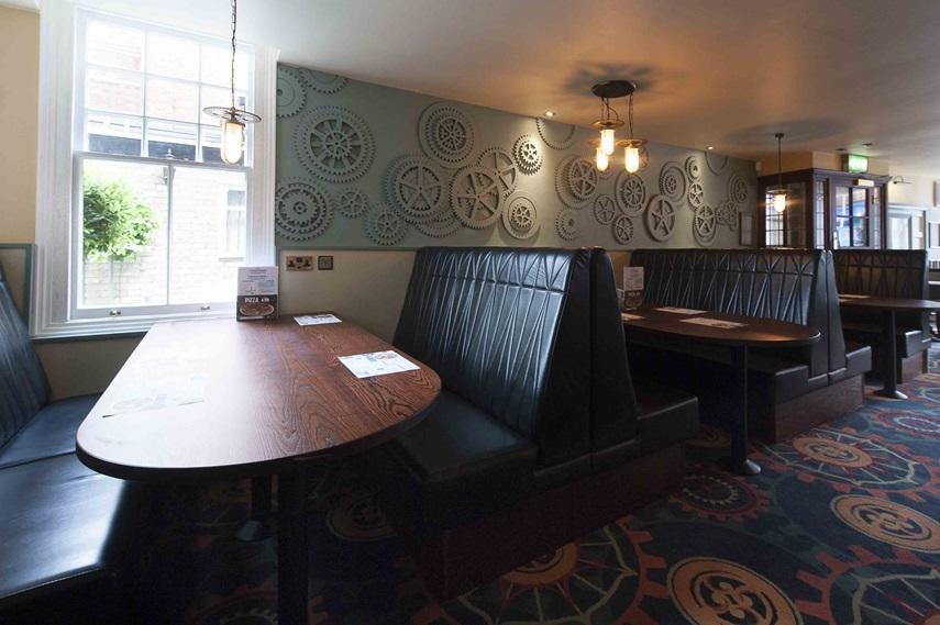 The Crown Hotel Wetherspoon Бигълсуейд Екстериор снимка