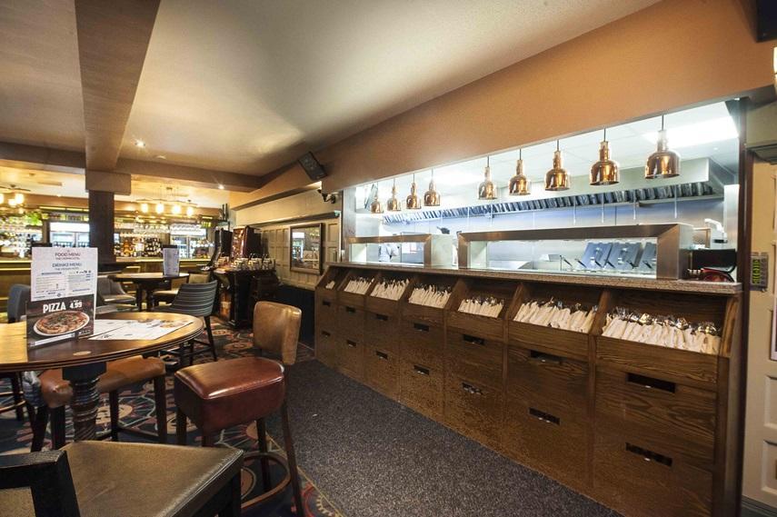 The Crown Hotel Wetherspoon Бигълсуейд Екстериор снимка