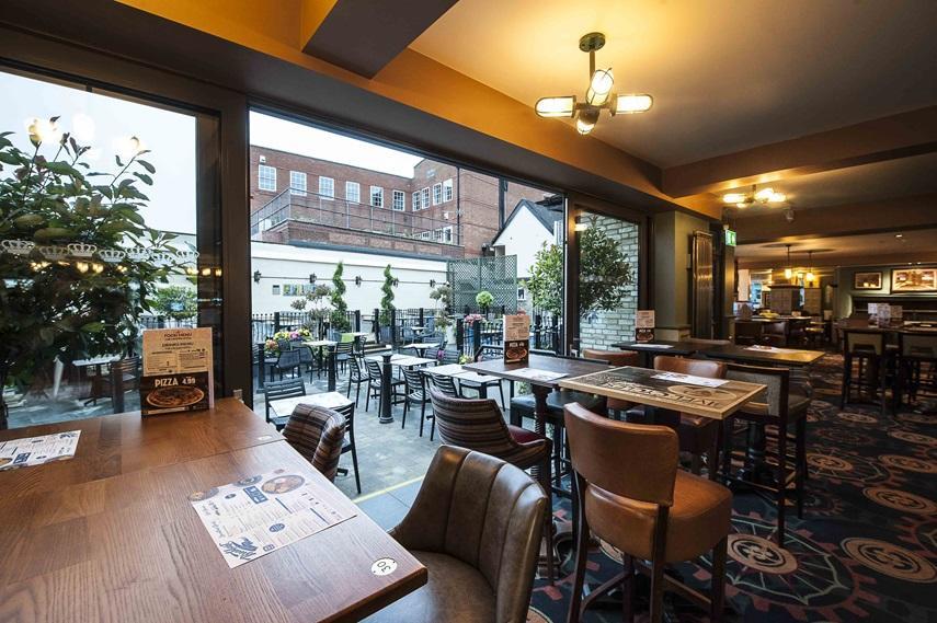 The Crown Hotel Wetherspoon Бигълсуейд Екстериор снимка