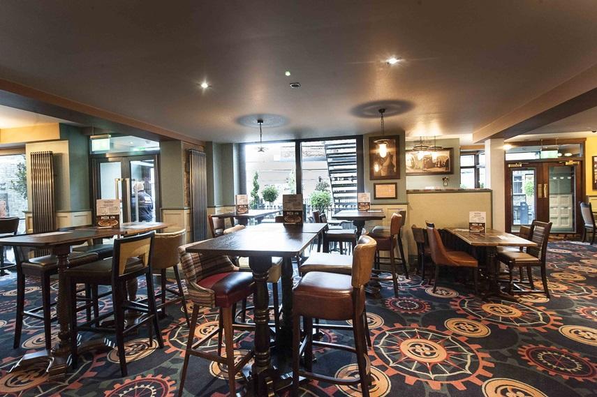 The Crown Hotel Wetherspoon Бигълсуейд Екстериор снимка